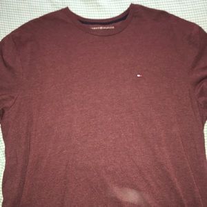 Burgundy Tommy Hilfiger t-shirt